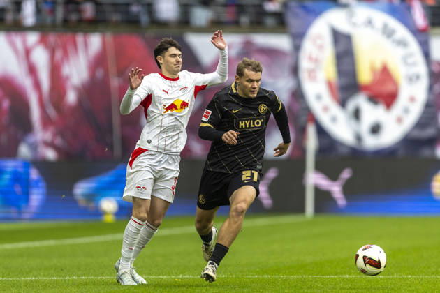 GER, Leipzig, Fussball, Bundesliga, 7. Spieltag, RB Leipzig vs. SV Elversberg im Bild v.l.: Andrija Maksimovic (RB Leipzig 30), Lasse Guenther (SV Elversberg 21), Zweikampf 24.10.2026, Red-Bull Arena Leipzig DFL DFB REGULATIONS PROHIBIT ANY USE OF PHOTOGRAPHS AS IMAGE SEQUENCES AND OR QUASI-VIDEO, Copyright: HMBxMedia PaulxFritz