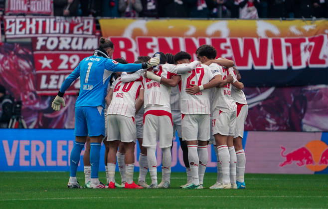 Deutschland: Fussball Bundesliga 2026 2027, 7. Spieltag - RB Leipzig vs SV 07 Elversberg - Red Bull Arena (Leipzig): Mannschaftsfoto, Totale RB Leipzig Copyright: xAymanxAlahmedx