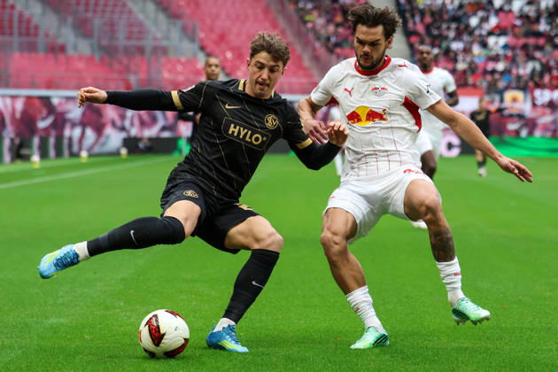 Deutschland: 1. Bundesliga 2026 2027, 7. Spieltag, RB Leipzig - SV Elversberg, Red Bull Arena (Leipzig): Zweikampf von Lukas Petkov (SV 07 Elversberg, 25) und Max Finkgräfe (RB Leipzig, 35) Copyright: xLucasxWalterx