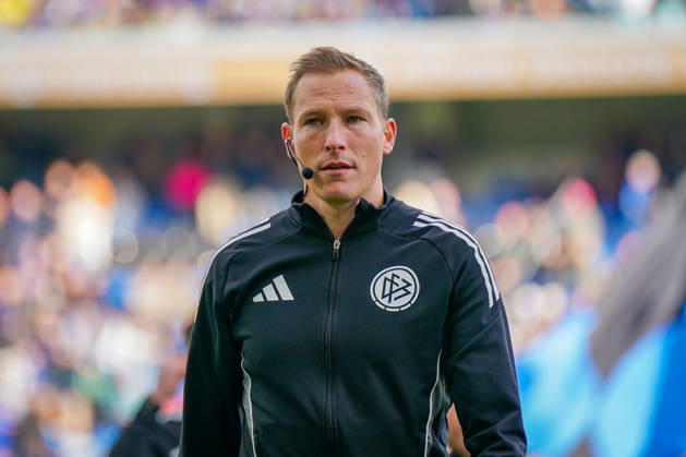 Deutschland: Fussball Bundesliga 2026 - 2027, 7. Spieltag - SC Paderborn vs Hamburger SV - Home-Deluxe-Arena (Paderborn): Schiedsrichter Martin Petersen (Stuttgart) Copyright: xJOERANxSTEINSIEKx