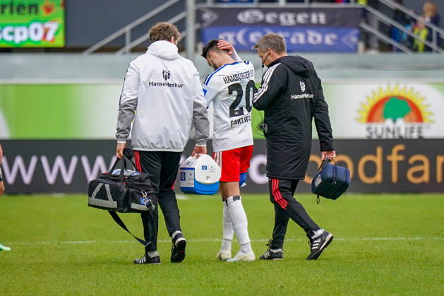 Deutschland: Fussball Bundesliga 2026 - 2027, 7. Spieltag - SC Paderborn vs Hamburger SV - Home-Deluxe-Arena (Paderborn): Fabio Vieira (Hamburger SV, 20) muss verletzt vom Platz Copyright: xJOERANxSTEINSIEKx