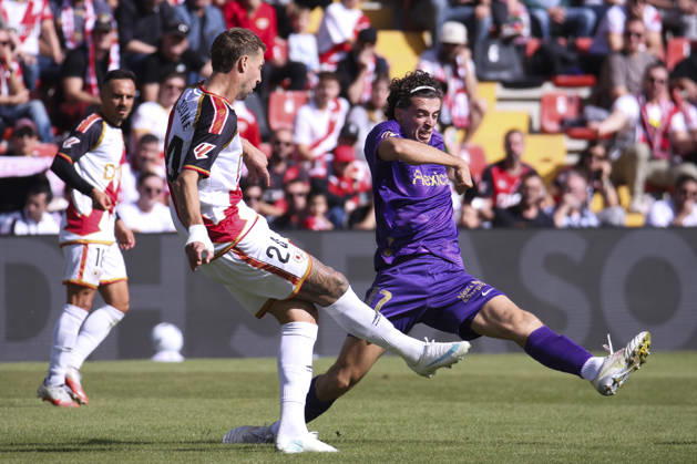 Rayo Vallecano v Espanyol - La Liga EA Sports 2026 27 October 24, 2026, Vallecas Stadium, Madrid, Spain: Florian Lejeune is defended by Javier Morcillo of Elche during La Liga EA Sports match between Rayo Vallecano and Elche CF at Vallecas Stadium on October 24, 2026 in Madrid, Spain. Madrid Vallecas Stadium Madrid Spain Copyright: xAlejandroxMatiasxAcostax