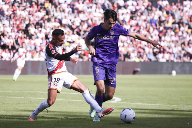 Rayo Vallecano v Espanyol - La Liga EA Sports 2026 27 October 24, 2026, Vallecas Stadium, Madrid, Spain: Fernando Redondo is defended by Alvaro Garcia during La Liga EA Sports match between Rayo Vallecano and Elche CF at Vallecas Stadium on October 24, 2026 in Madrid, Spain. Madrid Vallecas Stadium Madrid Spain Copyright: xAlejandroxMatiasxAcostax