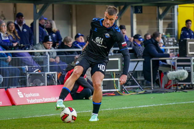 Deutschland: Fussball Bundesliga 2026 - 2027, 7. Spieltag - SC Paderborn vs Hamburger SV - Home-Deluxe-Arena (Paderborn): Gabriel Vidovic (Paderborn 40) (Gabriel VidoviÄ‡) am Ball, Mimik, Gesichtsausdruck, Emotion Copyright: xJOERANxSTEINSIEKx