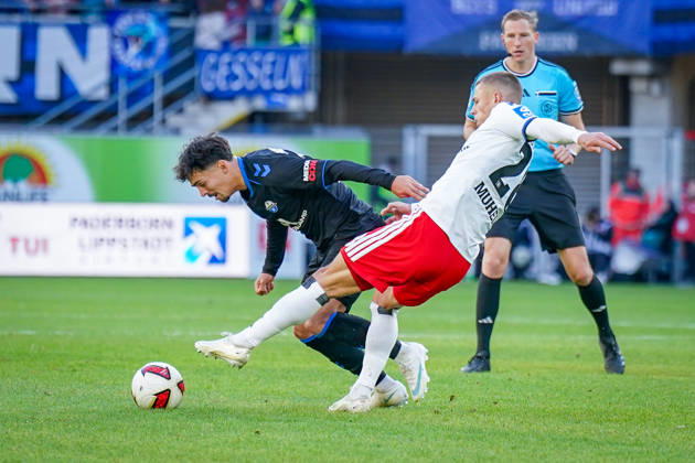 Deutschland: Fussball Bundesliga 2026 - 2027, 7. Spieltag - SC Paderborn vs Hamburger SV - Home-Deluxe-Arena (Paderborn): Santiago Castaneda (Paderborn 5) Miro Muheim (Hamburger SV, 28) Schiedsrichter Martin Petersen (Stuttgart) Copyright: xJOERANxSTEINSIEKx