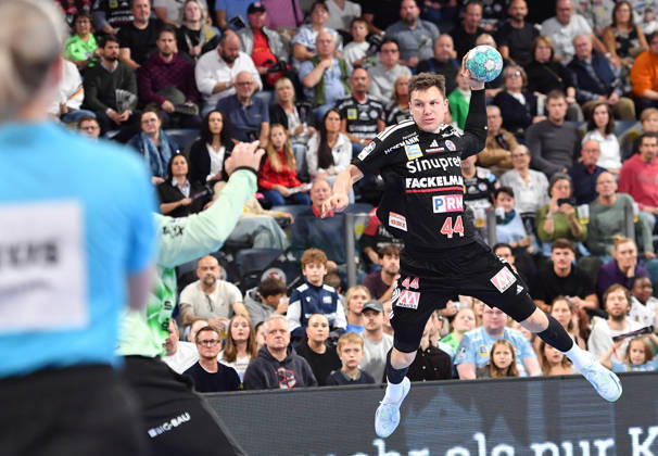 24.10.20262 - Handball - 1. Bundesliga DAIKIN HBL - Saison 2026 2027 - 10. Spieltag: HC Erlangen Metropolregion Nürnberg HCE - THW Kiel - OGo - xogox - Christoph Steinert ( 44, HC Erlangen HCE )