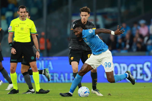 Napoli’s Andre-Frank Zambo Anguissa fights for the ball with Roma’s Niccolò Pisilli during the Serie A soccer match between Napoli and Roma at the Diego Armando Maradona Stadium in Naples, southern italy - Saturday , October 24, 2026. - Soccer .  Copyright: xAlessandroxGarofalo LaPressex