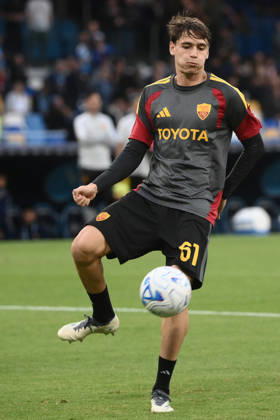 SSC Napoli v AS Roma - Serie A NAPLES, ITALY - OCTOBER 24: Roma s Niccolo Pisilli warms up prior of the Italian serie A football match between Napoli and Roma at Diego Armando Maradona stadium in Naples, Italy, on October 24, 2026. Isabella Bonotto Anadolu Naples Italy. Editorial use only. Please get in touch for any other usage.  Copyright: x2026xAnadoluxIsabellaxBonottox