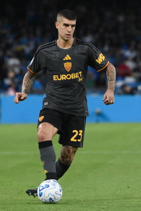 SSC Napoli v AS Roma - Serie A NAPLES, ITALY, OCTOBER 24: Roma s Gianluca Mancini control the ball during the Italian serie A football match between Napoli and Roma at Diego Armando Maradona stadium in Naples, Italy, on October 24, 2026. Isabella Bonotto Anadolu Naples Italy. Editorial use only. Please get in touch for any other usage.  Copyright: x2026xAnadoluxIsabellaxBonottox