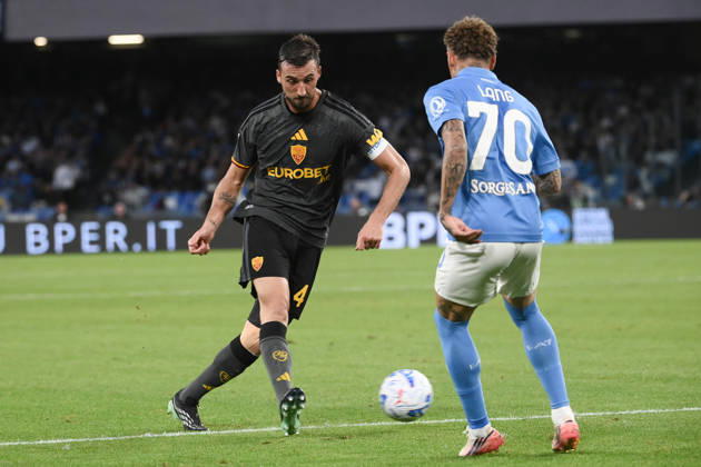 SSC Napoli v AS Roma - Serie A NAPLES, ITALY, OCTOBER 24: Roma s Bryan Cristante (L) fight for the ball with Napoli s Noa Lang during the Italian serie A football match between Napoli and Roma at Diego Armando Maradona stadium in Naples, Italy, on October 24, 2026. Isabella Bonotto Anadolu Naples Italy. Editorial use only. Please get in touch for any other usage.  Copyright: x2026xAnadoluxIsabellaxBonottox