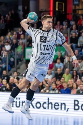 Vincent Buechner (THW Kiel, 74) beim Wurf. GER, HC Erlangen vs. THW Kiel, Handball, Opel Handball-Bundesliga, 10. Spieltag, Spielzeit 2026 2027, 24.10.2026 GER, HC Erlangen vs. THW Kiel, Handball, Opel Handball-Bundesliga, 10. Spieltag, Spielzeit 2026 2027, 24.10.2026 Nuernberg Copyright: xEibner-Pressefoto ArdanxFuessmanx EP_AFN