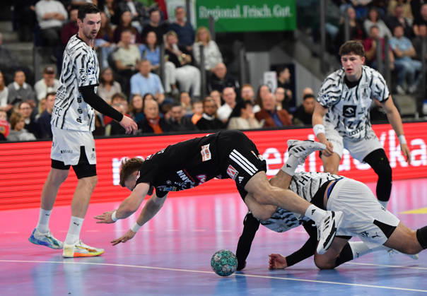 24.10.20262 - Handball - 1. Bundesliga DAIKIN HBL - Saison 2026 2027 - 10. Spieltag: HC Erlangen Metropolregion Nürnberg HCE - THW Kiel - OGo - xogox - Christopher Bissel (21, HC Erlangen HCE )
