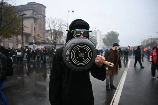 Police intervene in demonstrators amid ongoing protests in Paris PARIS, FRANCE - OCTOBER 24: Police clash with protesters with tear gas during a demonstration amid ongoing social and political tensions in Paris, France, on October 24, 2026. Mouneb Taim Anadolu Paris France. Editorial use only. Please get in touch for any other usage. Copyright: x2026xAnadoluxMounebxTaimx
