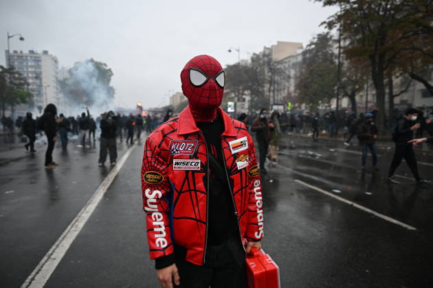 Police intervene in demonstrators amid ongoing protests in Paris PARIS, FRANCE - OCTOBER 24: Police clash with protesters with tear gas during a demonstration amid ongoing social and political tensions in Paris, France, on October 24, 2026. Mouneb Taim Anadolu Paris France. Editorial use only. Please get in touch for any other usage. Copyright: x2026xAnadoluxMounebxTaimx