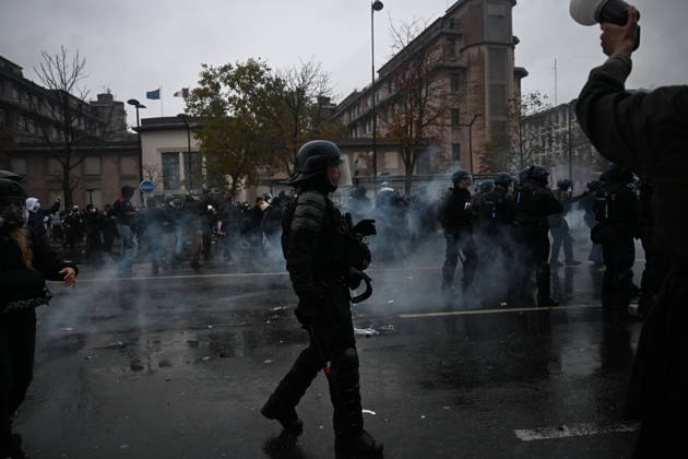Police intervene in demonstrators amid ongoing protests in Paris PARIS, FRANCE - OCTOBER 24: Police clash with protesters with tear gas during a demonstration amid ongoing social and political tensions in Paris, France, on October 24, 2026. Mouneb Taim Anadolu Paris France. Editorial use only. Please get in touch for any other usage. Copyright: x2026xAnadoluxMounebxTaimx