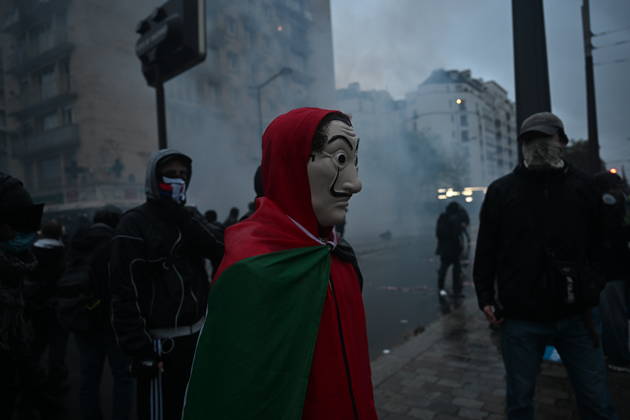 Police intervene in demonstrators amid ongoing protests in Paris PARIS, FRANCE - OCTOBER 24: Police clash with protesters with tear gas during a demonstration amid ongoing social and political tensions in Paris, France, on October 24, 2026. Mouneb Taim Anadolu Paris France. Editorial use only. Please get in touch for any other usage. Copyright: x2026xAnadoluxMounebxTaimx