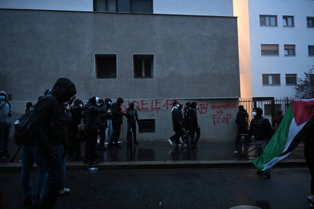 Police intervene in demonstrators amid ongoing protests in Paris PARIS, FRANCE - OCTOBER 24: Police clash with protesters with tear gas during a demonstration amid ongoing social and political tensions in Paris, France, on October 24, 2026. Mouneb Taim Anadolu Paris France. Editorial use only. Please get in touch for any other usage. Copyright: x2026xAnadoluxMounebxTaimx
