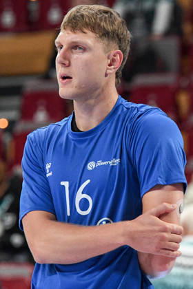 Robert Viiber (Powervolleys Düren, 16) beim Aufwärmen, Einzelbild, Aktion, Action, 24.10.2026, Düren (Deutschland), Volleyball, 1. Bundesliga Männer, Hauptrunde, SWD Powervolleys Düren - WWK Volleys München