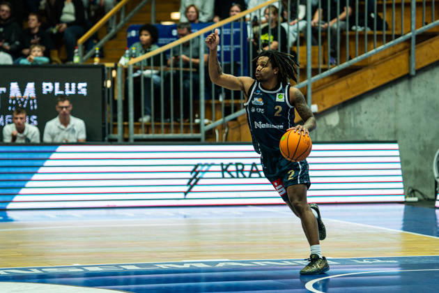 Corey McKeithan (Eisbaeren Bremerhaven, 02) gibt Anweisungen an seine Mitspieler, GER, Hakro Merlins Crailsheim vs. Eisbaeren Bremerhaven, Basketball, 2 Basketball Bundesliga ProA, Herren, 6. Spieltag, Spielzeit 2026 2027, 24.10.2026 GER, Hakro Merlins Crailsheim vs. Eisbaeren Bremerhaven, Basketball, 2 Basketball Bundesliga ProA, Herren, 6. Spieltag, Spielzeit 2026 2027, 24.10.2026 Ilshofen Copyright: xEibner-Pressefoto ChristianxLangx EP_CLG