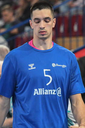 Preslav Petkov (Powervolleys Düren, 5) konzentriert beim Aufwärmen, Einzelbild, Aktion, Action, 24.10.2026, Düren (Deutschland), Volleyball, 1. Bundesliga Männer, Hauptrunde, SWD Powervolleys Düren - WWK Volleys München