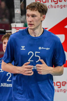 Andres Jefanov (Powervolleys Düren, 25) beim Aufwärmen, Einzelbild, Aktion, Action, 24.10.2026, Düren (Deutschland), Volleyball, 1. Bundesliga Männer, Hauptrunde, SWD Powervolleys Düren - WWK Volleys München