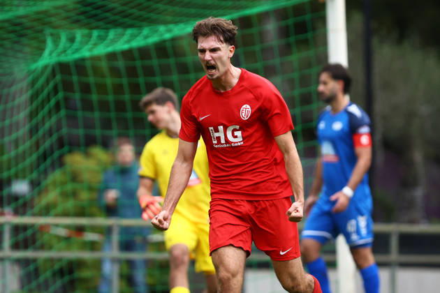 3 Albin Nishori (Eimsbütteler TV) bejubelt seinen Treffer zum 1:0. Fußball I Herren I Regionalliga Nord I Saison 2026-2027 I 15. Spieltag I Eimsbütteler TV - SSV Jeddeloh II I 24.10.2026 I Sportpark Hinschenfelde