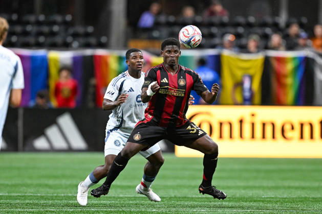 ATLANTA, GA - OCTOBER 24: Breel Embolo 36 of Atlanta settles the ball during the MLS, Fussball Herren, USA match between Chicago Fire FC and Atlanta United FC on October 24th, 2026 at Mercedes-Benz Stadium in Atlanta, GA.(Photo by Rich von Biberstein Icon Sportswire) SOCCER: OCT 24 MLS Atlanta United vs Chicago Fire FC EDITORIAL USE ONLY Icon261024037