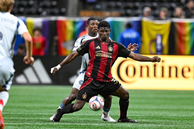 ATLANTA, GA - OCTOBER 24: Breel Embolo 36 of Atlanta settles the ball during the MLS, Fussball Herren, USA match between Chicago Fire FC and Atlanta United FC on October 24th, 2026 at Mercedes-Benz Stadium in Atlanta, GA.(Photo by Rich von Biberstein Icon Sportswire) SOCCER: OCT 24 MLS Atlanta United vs Chicago Fire FC EDITORIAL USE ONLY Icon261024038