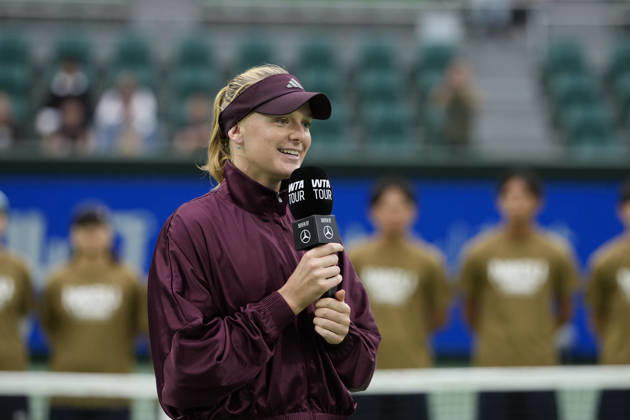 WTA, Tennis Damen Kinoshita Group Japan Open - Day 7 Ashlyn Krueger of the United States speaks after her singles final loss to Katerina Siniakova of the Czech Republic at the 2026 Kinoshita Group Japan Open Women s tennis tournament at Utsubo Tennis Center in Osaka, Japan, on October 25, 2026. Osaka Japan  Copyright: xOwenxHammondx originalFilename:hammond-2026kino261025_np3mQ.jpg