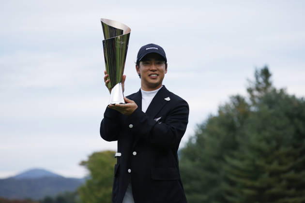 October 25, 2026, Cheonan, Chungnam, SOUTH KOREA: Oct 25, 2026-Cheonan, South Korea-Yuto KATSURAGAWA of Japan Trophy ceremony after final round on 18th Green during a DP World Tour Genesis Championship Final Round at Woo Jeong Hills CC in Cheonan, South Korea. Cheonan SOUTH KOREA - ZUMAr168 20261025_aap_r168_063 Copyright: xRyuxSeung-Ilx