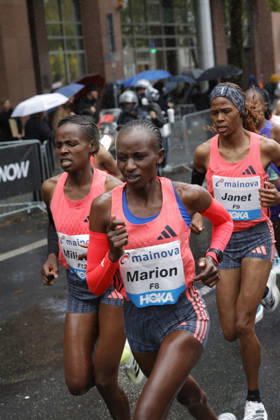 25.10.2026 Leichtathletik 43. Mainova Frankfurt Marathon Start Frauen F8 Marion Frankfurt Main Hessen Deutschland
