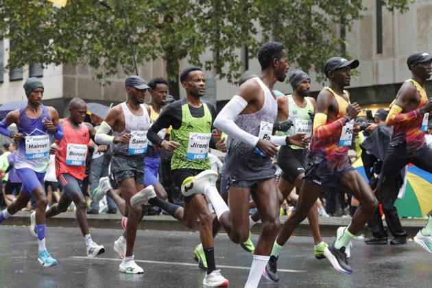 25.10.2026 Leichtathletik 43. Mainova Frankfurt Marathon Start Frankfurt Main Hessen Deutschland