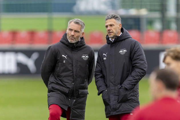 GER, Leipzig, Fussball, oeffentliches Training RB Leipzig im Bild v.l.: Jan Zimmermann (Co-Trainer), Martin Demichelis (Cheftrainer RB Leipzig), 25.10.2026, RB Leipzig Training Akademie Cottaweg Leipzig DFL DFB REGULATIONS PROHIBIT ANY USE OF PHOTOGRAPHS AS IMAGE SEQUENCES AND OR QUASI-VIDEO, Copyright: HMBxMedia PaulxFritz