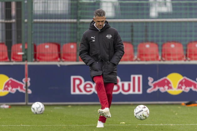 GER, Leipzig, Fussball, oeffentliches Training RB Leipzig im Bild v.l.: Martin Demichelis (Cheftrainer RB Leipzig), 25.10.2026, RB Leipzig Training Akademie Cottaweg Leipzig DFL DFB REGULATIONS PROHIBIT ANY USE OF PHOTOGRAPHS AS IMAGE SEQUENCES AND OR QUASI-VIDEO, Copyright: HMBxMedia PaulxFritz