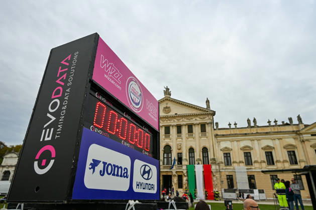 IPA90160932 - Detail of the Start of the 40th Venice Marathon in 2026, a marathon race in Venice, Italy, on October 25, 2026  Copyright: xAlessioxMarini IPAxSportx xx IPA90160932 IPA90160932