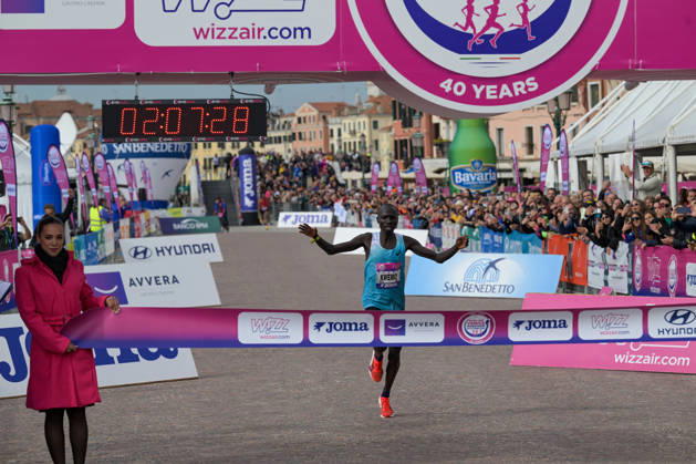 TRACK AND FIELD - Marathon - 40th Venice Marathon 2026 Photo by IPA ABACAPRESS.COM90160952 - Hammington Kimaiyo of Kenya wins the marathon at the 40th Venice Marathon in 2026, a marathon race held in Venice, Italy, on October 25, 2026 Venice Italy  Copyright: xIPAxSport ABACAx