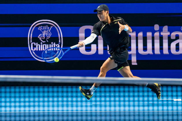 BASEL, SWITZERLAND - OCTOBER 25: Rinky Hijikata of Australia plays a forehand against Yannick Hanfmann of Germany during the Swiss Indoors Basel Day 2 at St. Jakobshalle on October 25, 2026 in Basel, Switzerland. Copyright: xJustPictures.ch PascalxvonxBürenx jp-en-EuSpIm-Pavo_Fotografie-04924