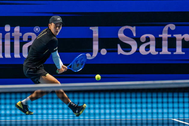 BASEL, SWITZERLAND - OCTOBER 25: Rinky Hijikata of Australia plays a backhand against Yannick Hanfmann of Germany during the Swiss Indoors Basel Day 2 at St. Jakobshalle on October 25, 2026 in Basel, Switzerland. Copyright: xJustPictures.ch PascalxvonxBürenx jp-en-EuSpIm-Pavo_Fotografie-04895