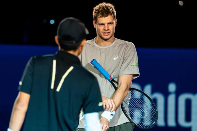 BASEL, SWITZERLAND - OCTOBER 25: Yannick Hanfmann of Germany looks on Rinky Hijikata of Australia before the Swiss Indoors Basel Day 2 at St. Jakobshalle on October 25, 2026 in Basel, Switzerland. Copyright: xJustPictures.ch PascalxvonxBürenx jp-en-EuSpIm-Pavo_Fotografie-731856