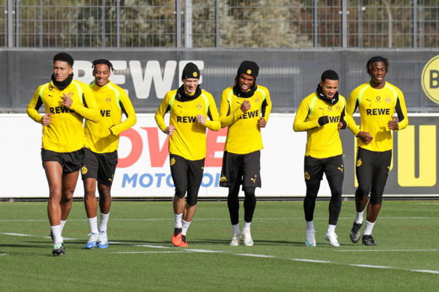 25.10.2026, xgrfx, Fussball 1. Bundesliga, Borussia Dortmund - Training v.l. Jobe Bellingham, Filippo Mane, Maximilian Beier, Carney Chukwuemeka, Ethan Nwaneri, Joane Gadou (Borussia Dortmund) Dortmund