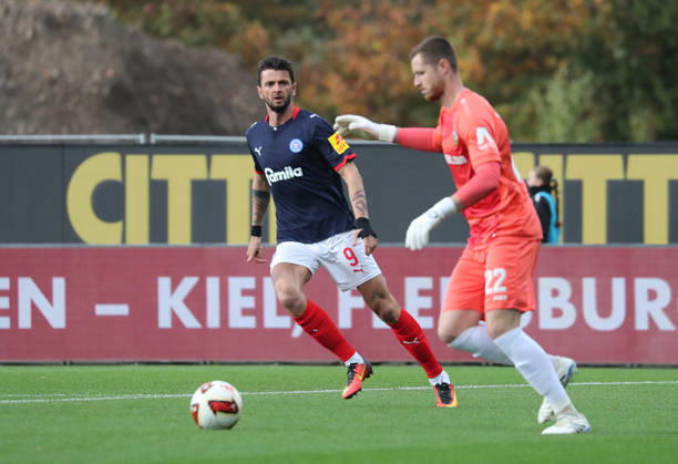 Torhueter Lennart Grill (Dynamo Dresden), Giorgi Kvilitaia (Holstein Kiel) Fussball, Herren, Saison 2026 2027, 2.BL, Holstein Stadion, Holstein Kiel gegen Dynamo Dresden DFL REGULATIONS PROHIBIT ANY USE OF PHOTOGRAPHS AS IMAGE SEQUENCES AND OR QUASI-VIDEO.