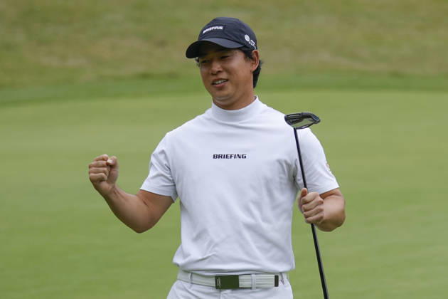October 25, 2026, Cheonan, Chungnam, SOUTH KOREA: Oct 25, 2026-Cheonan, South Korea-Yuto KATSURAGAWA of Japan win ceremony after final round on 18th Green during a DP World Tour Genesis Championship Final Round at Woo Jeong Hills CC in Cheonan, South Korea. DP Tour Genesis Championship Final Round  - ZUMAr168 20261025_aap_r168_065 Copyright: xRyuxSeung-Ilx