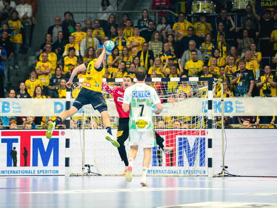 25.10.2026, xwppx, Handball Opel HBL, Rhein Neckar Loewen - SC Magdeburg v.l. Tim Nothdurft (Rhein-Neckar Löwen) beim Gegenstoß