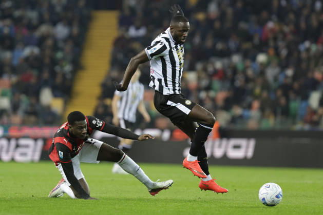 IPA90181599 - AC Milan s Sankhoun Diawara in action against Udinese s Keinan Davis during the Serie A Enilive soccer match between Udinese and Milan at the Bluenergy Stadium in northeastern Italy on October 25, 2026.  Copyright: xMattiaxRadoni IPAxSportx xx IPA90181599 IPA90181599