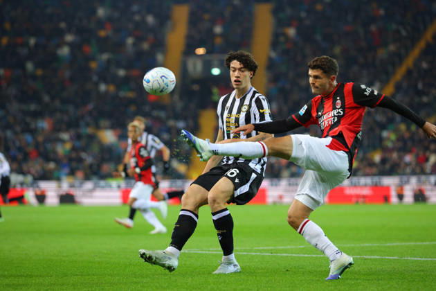 IPA90182178 - AC Milan s Christian Pulisic in action against Udinese s Matteo Palma during the Serie A Enilive soccer match between Udinese and Milan at the Bluenergy Stadium in northeastern Italy on October 25, 2026.  Copyright: xMattiaxRadoni IPAxSportx xx IPA90182178 IPA90182178