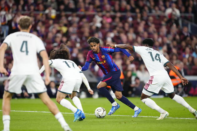 FC Barcelona, Barca v Real Madrid - LaLiga BARCELONA, SPAIN - OCTOBER 25: Lamine Yamal (2nd R) of Barcelona in action during the LaLiga EA Sports 2026 27 match between FC Barcelona and Real Madrid at Spotify Camp Nou on October 25, 2026 in Barcelona, Spain. Jose Hernandez Anadolu Barcelona Spain. Editorial use only. Please get in touch for any other usage.  Copyright: x2026xAnadoluxJosexHernandezx