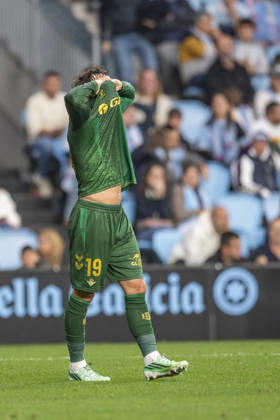 R.C. Cleta versus Real Betis Balompie; LA Liga EA Sports,matchday 10 Troy PArroott of Real Betis rues during the matchday 10 of LA Liga EA Sports R.C. Celta versus Real Betis on Octuber 25 2026 at Abanca Balaidos Stadium; Vigo Vigo Pontevedra Spain Copyright: xLuisxlorenzox