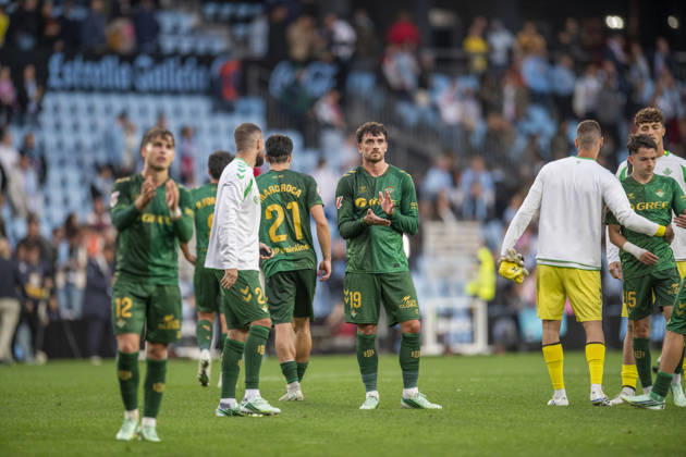 R.C. Cleta versus Real Betis Balompie; LA Liga EA Sports,matchday 10 Players of Betis thank to the betis supporters at the end of the match during the matchday 10 of LA Liga EA Sports R.C. Celta versus Real Betis on Octuber 25 2026 at Abanca Balaidos Stadium; Vigo Vigo Pontevedra Spain Copyright: xLuisxlorenzox