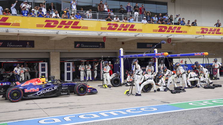 Formula One United States Grand Prix - Race Red Bull Racing driver Isack Hadjar of France pulls into his pit box during the 2026 Formula 1 United States Grand Prix at the Circuit of the Americas, in Austin, Texas, USA, 25 October 2026. AUSTIN TEXAS United States  Copyright: xDUSTINxSAFRANEKx