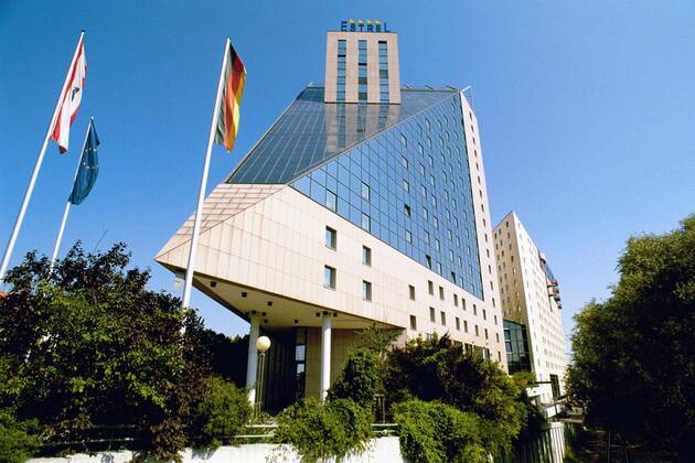 Estrel Hotel & Convention Center in der Sonnenallee - Berlin-Neukölln